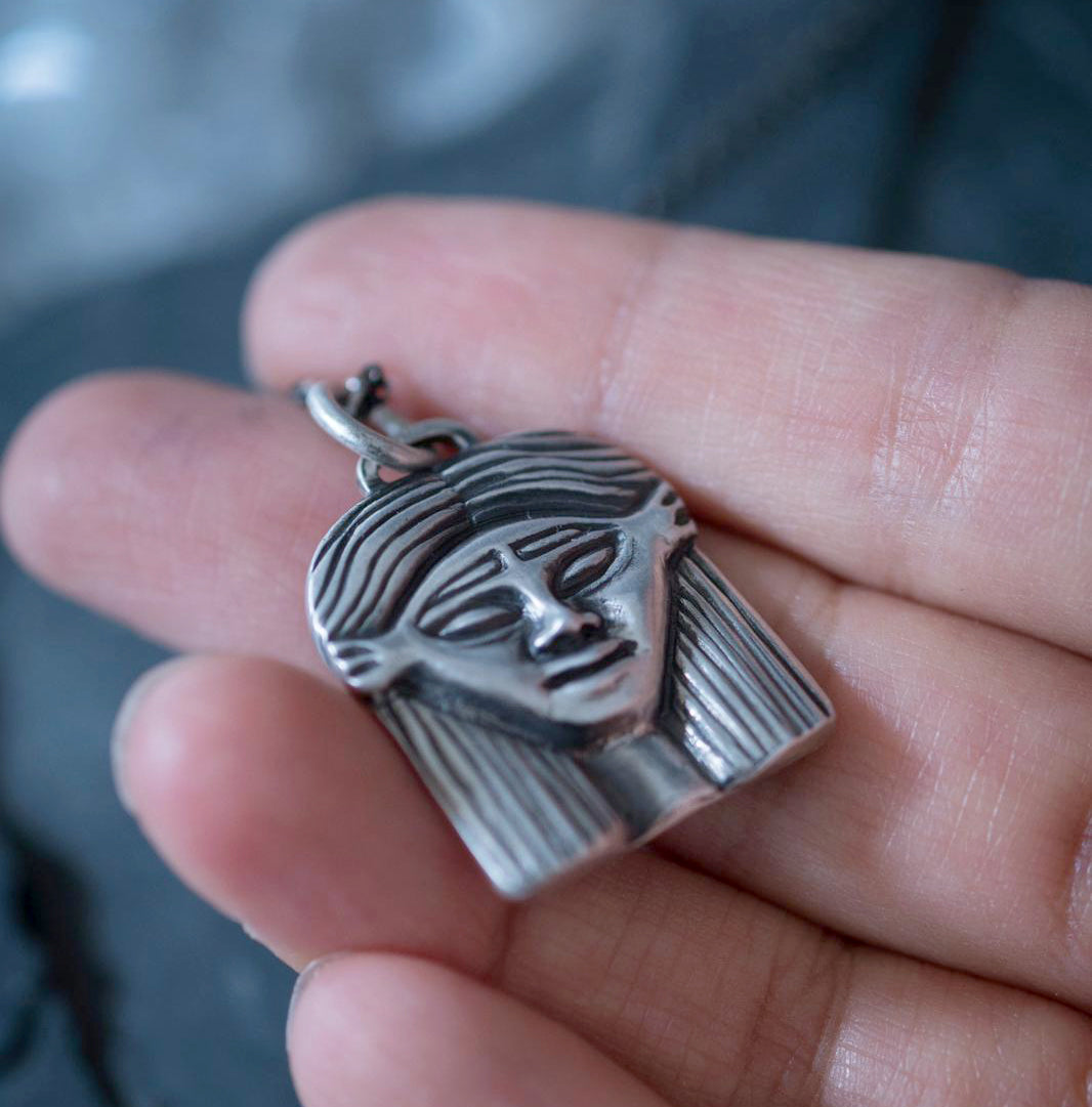 ✨☥Silver necklace amulet with face of the Egyptian Goddess Hathor ☥✨🌝