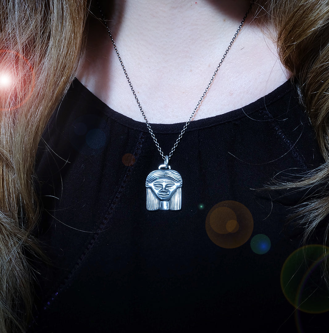 ✨☥Silver necklace amulet with face of the Egyptian Goddess Hathor ☥✨🌝