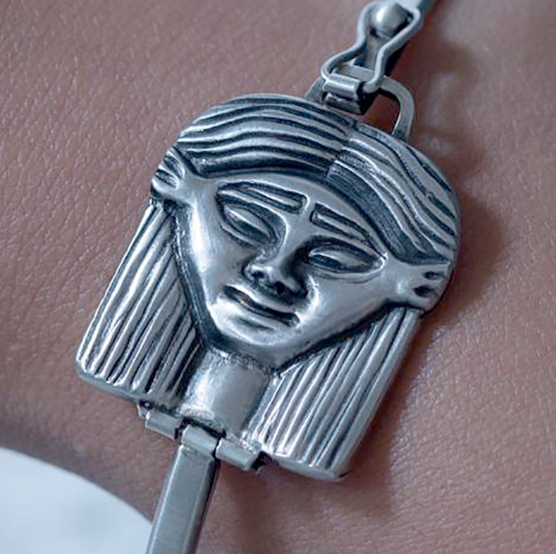 ✨☥Brazalete de Plata con rostro de la Diosa Egipcia Hathor ☥✨🌝