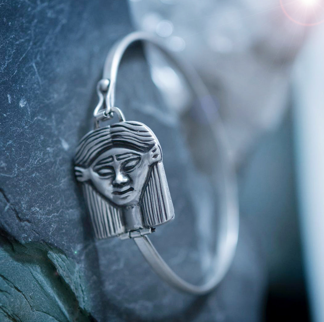 ✨☥Silver bracelet with the face of the Egyptian Goddess Hathor ☥✨🌝